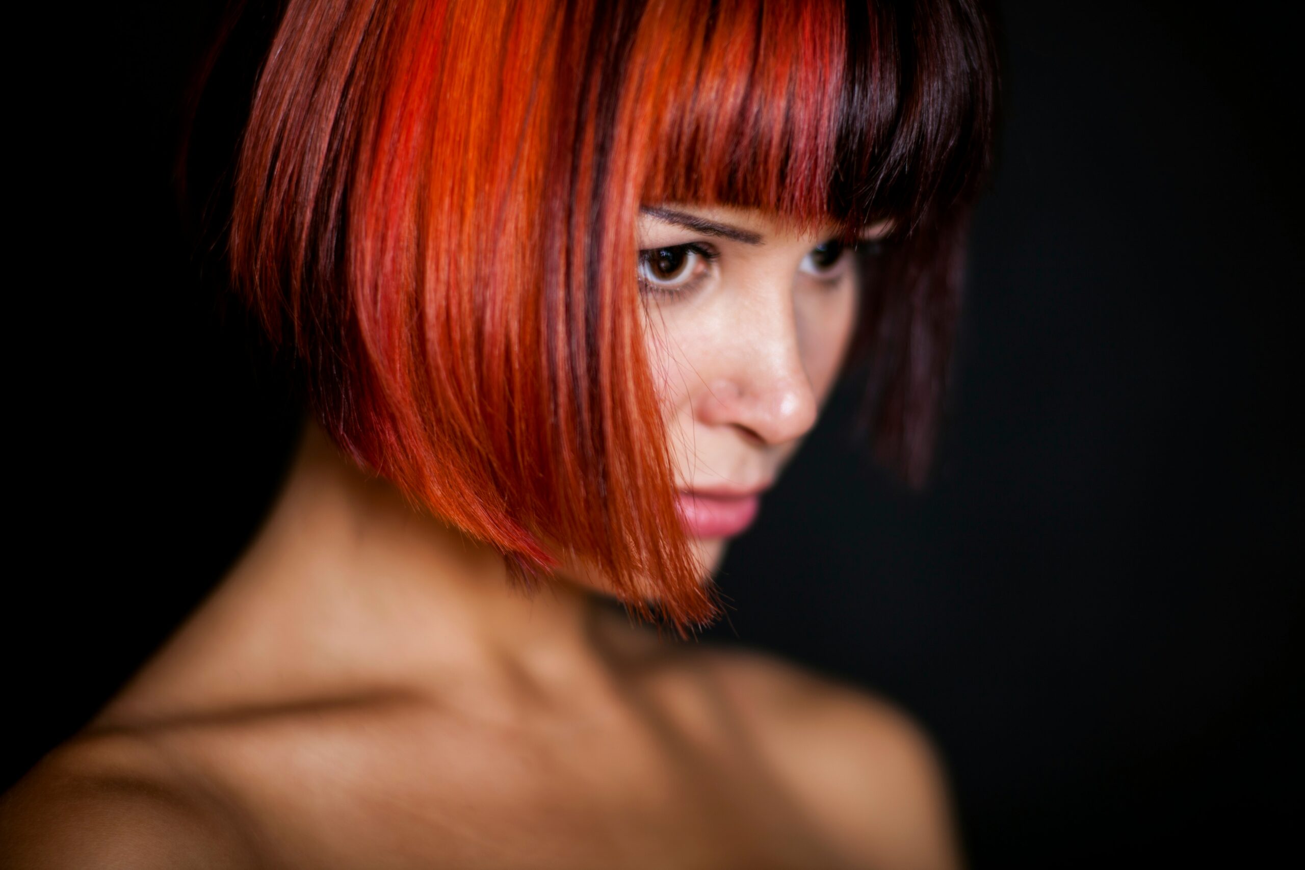 La coloration abîme la barrière de protection des cheveux colorés, cette dernière est pourtant essentielle pou garantir la bonne santé du cheveux ainsi que la qualité de la couleur